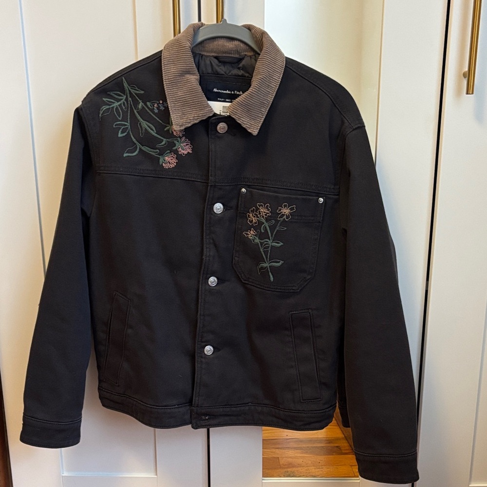 Abercrombie Men’s XS Handcrafted Embroidered Cropped Jacket NWT